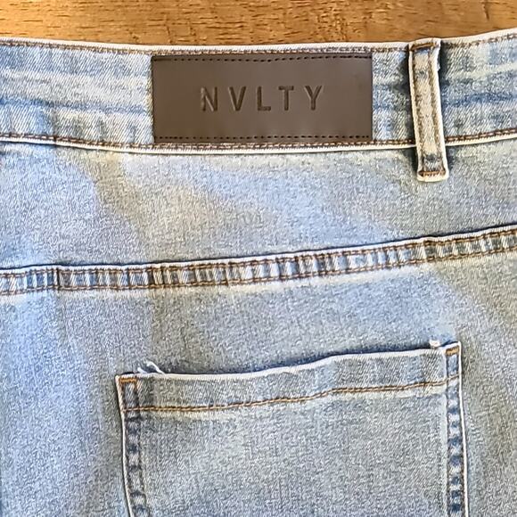 NWT NVLTY London Skinny Splatter Paint Distressed Jeans Size 36 - Picture 12 of 12